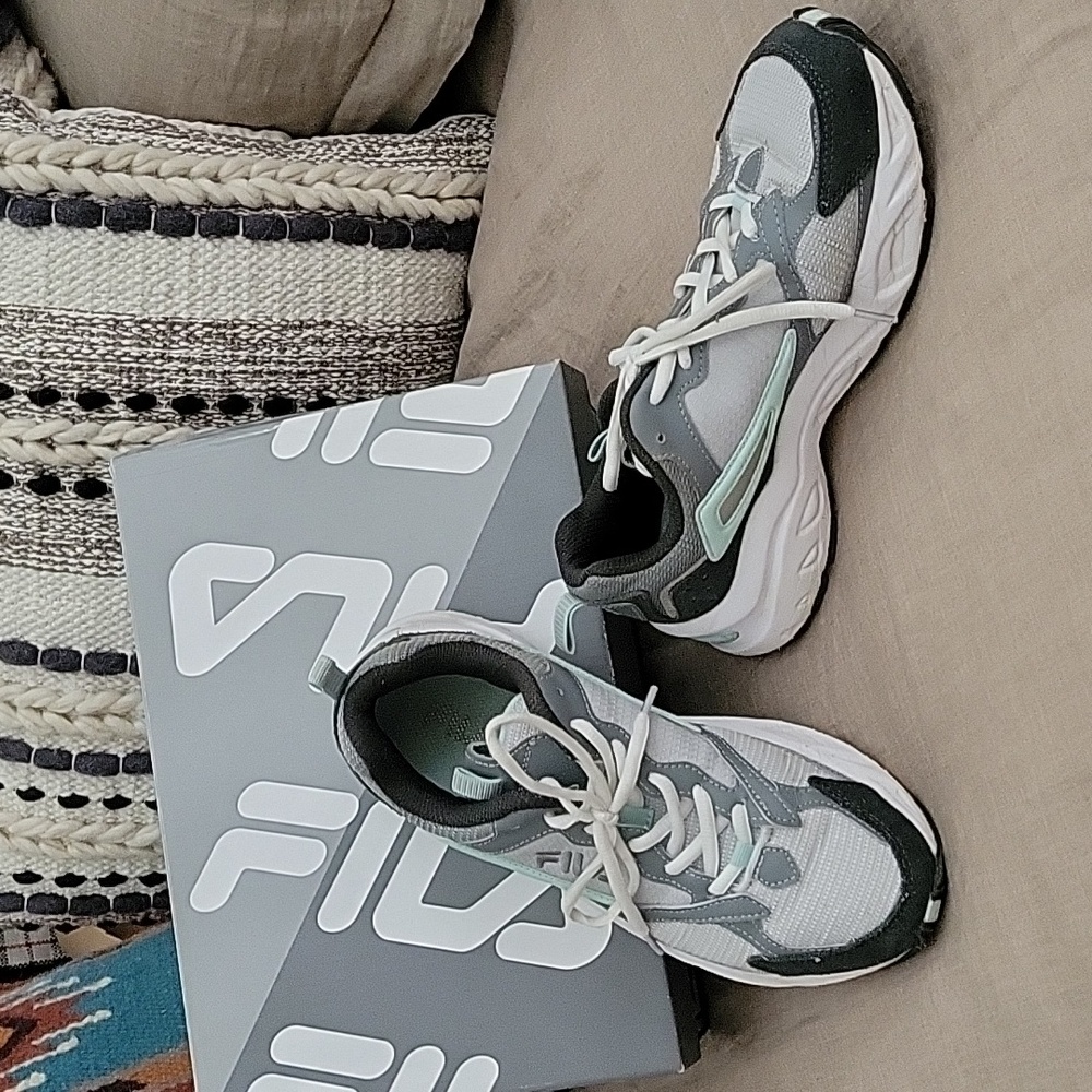 Fila Recollector Walking Shoes,  Women's 8 M Grey/White/Mint Leather/Mesh